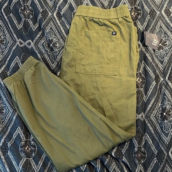 NWT GAP TWILL JOGGERS SIZE LARGE - Picture 3 of 4